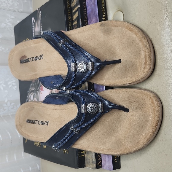 Navy Blue Minnetonka Braided Leather Thong Flip-Flop Sandals Women's Sz10 - Picture 1 of 5